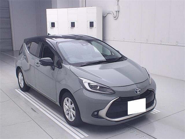 Toyota AQUA 2024 7086439-0