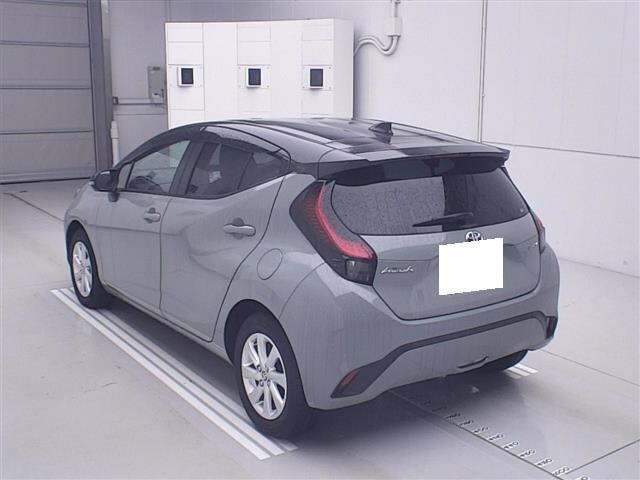Toyota AQUA 2024 7086439-1