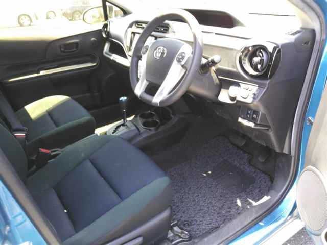 Toyota AQUA 2016 7086562-3