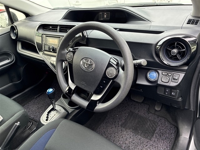 Toyota AQUA 2018 7086597-3