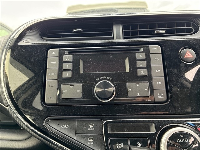 Toyota AQUA 2018 7086597-4