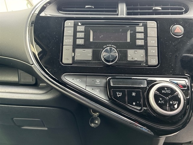 Toyota AQUA 2018 7086598-4