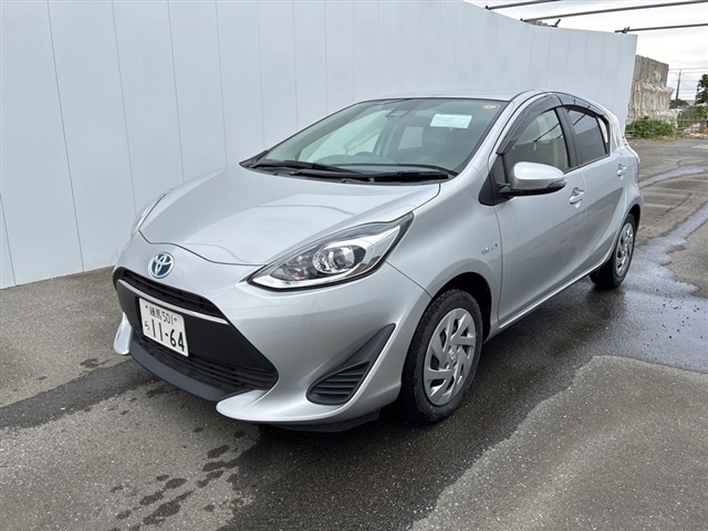 Toyota AQUA 2018 7086598-9