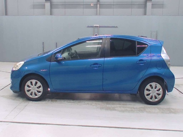 Toyota AQUA 2014 7086684-4