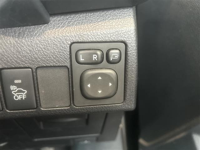 Toyota AURIS 2017 7084990-1