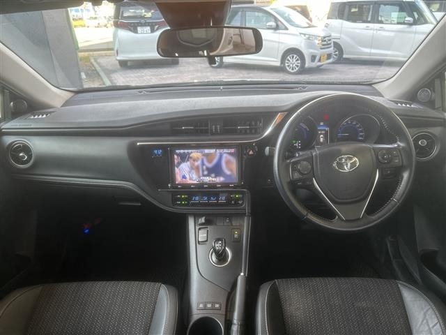 Toyota AURIS 2017 7084990-14