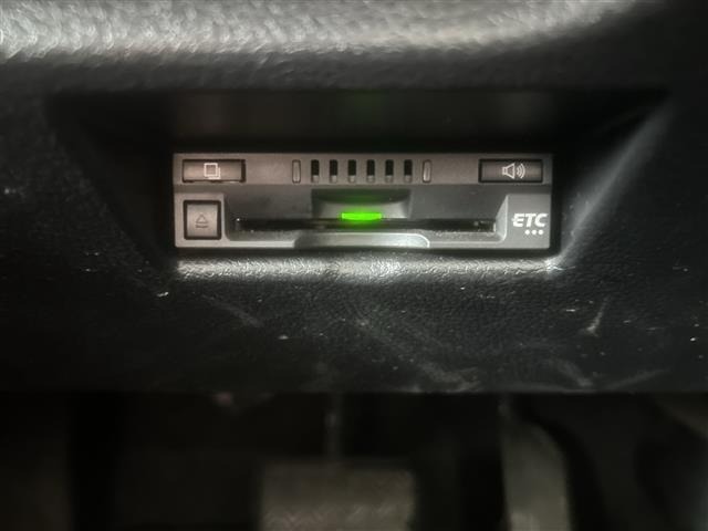 Toyota AURIS 2017 7084990-19