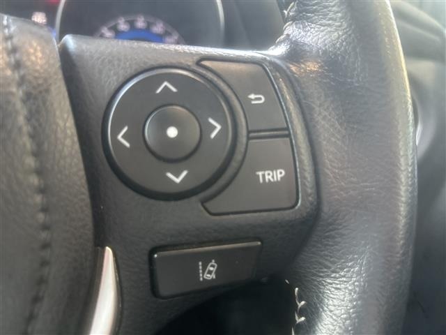 Toyota AURIS 2017 7084990-22