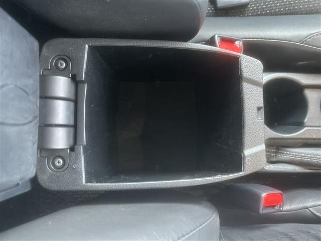 Toyota AURIS 2017 7084990-4