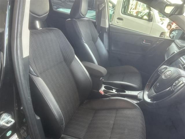 Toyota AURIS 2017 7084990-6