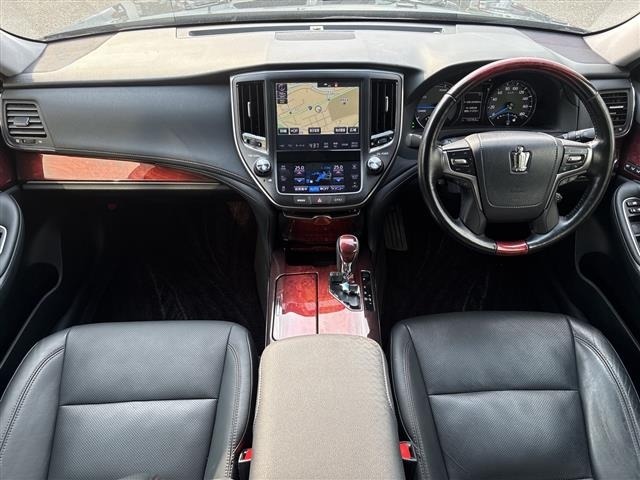 Toyota CROWN MAJESTA 2018 7071298-15