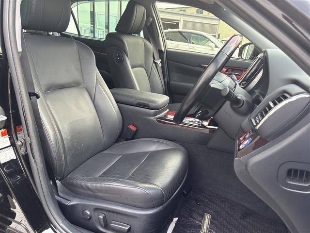 Toyota CROWN MAJESTA 2018 7071298-4