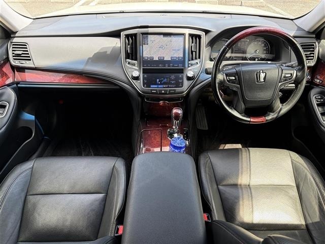 Toyota CROWN MAJESTA 2015 7071318-14