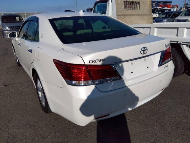 Toyota CROWN 2014 7067553-1