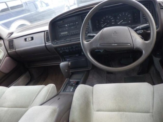 Toyota CROWN 1990 7067566-6