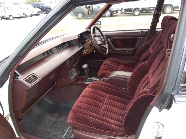 Toyota CROWN 1986 7067582-4