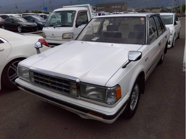 Toyota CROWN 1987 7067602-0