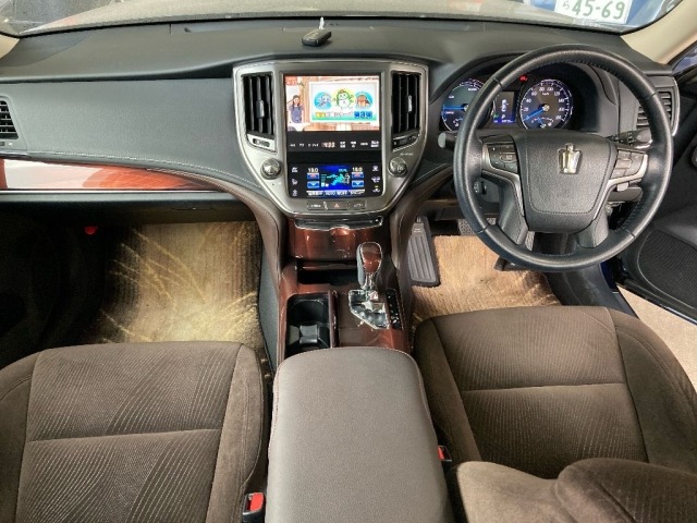 Toyota CROWN 2014 7067657-3