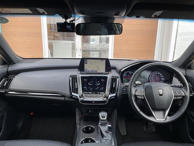 Toyota CROWN 2018 7067809-14