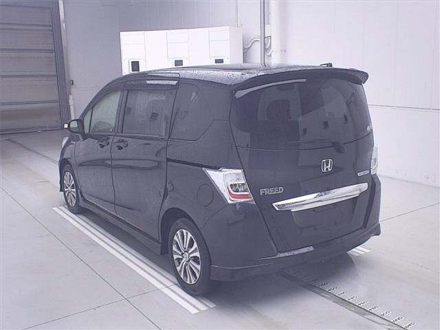 Honda FREED 2013 7082741-1