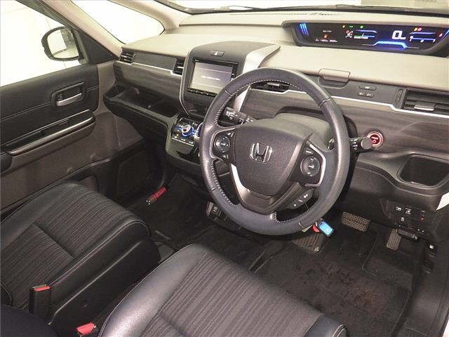Honda FREED 2016 7082742-3