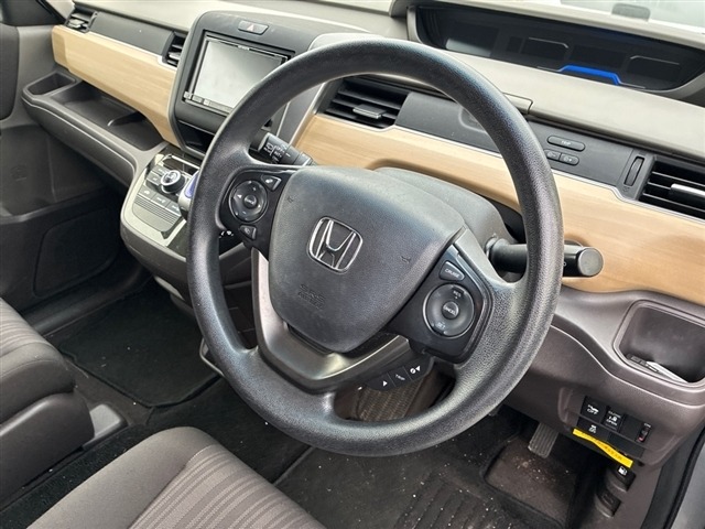 Honda FREED 2017 7082854-3