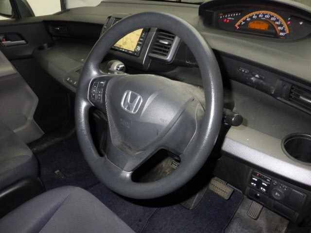 Honda FREED 2010 7082865-3