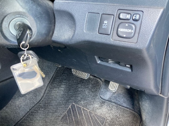 Toyota RACTIS 2016 7070543-5