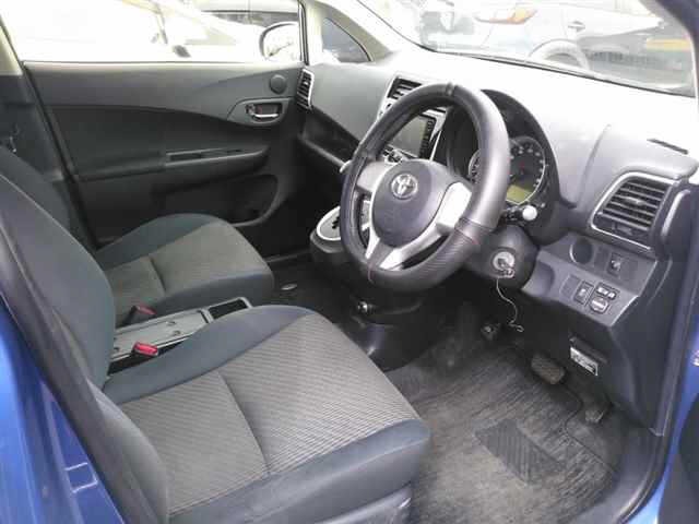 Toyota RACTIS 2015 7070625-3