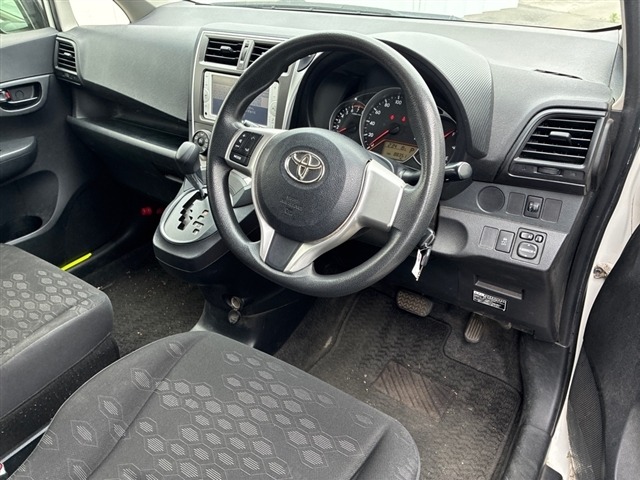 Toyota RACTIS 2014 7070630-3