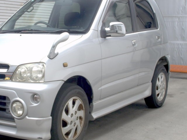 Daihatsu TERIOS KID 2002 7085203-4