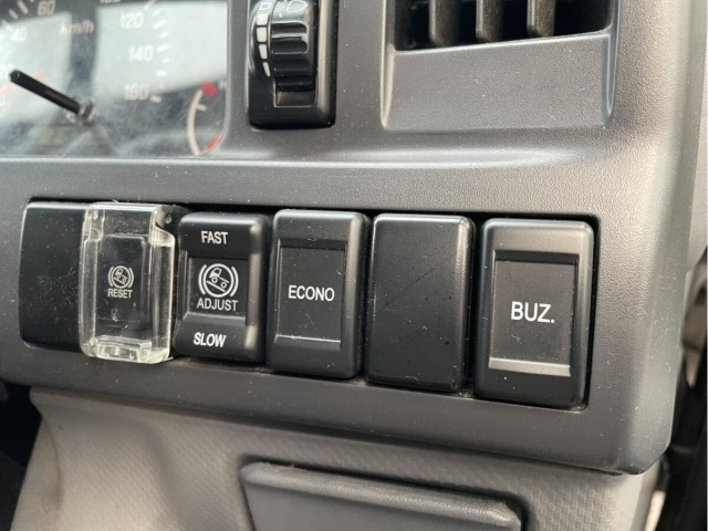 Mazda TITAN 2017 7067618-9