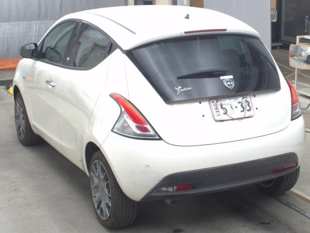 Chrysler YPSILON 2013 7084712-1