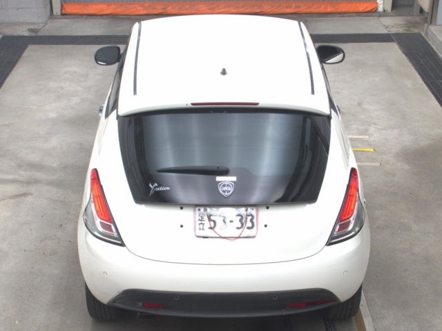 Chrysler YPSILON 2013 7084712-7