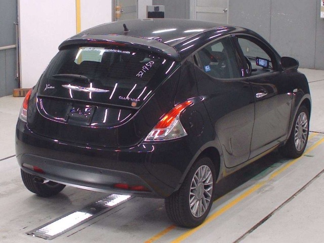 Chrysler YPSILON 2014 7084713-1