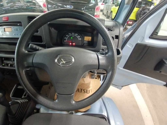 Daihatsu HIJET TRUCK 2015 7102951-9