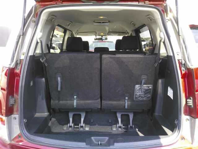 Toyota ISIS 2012 7097146-10