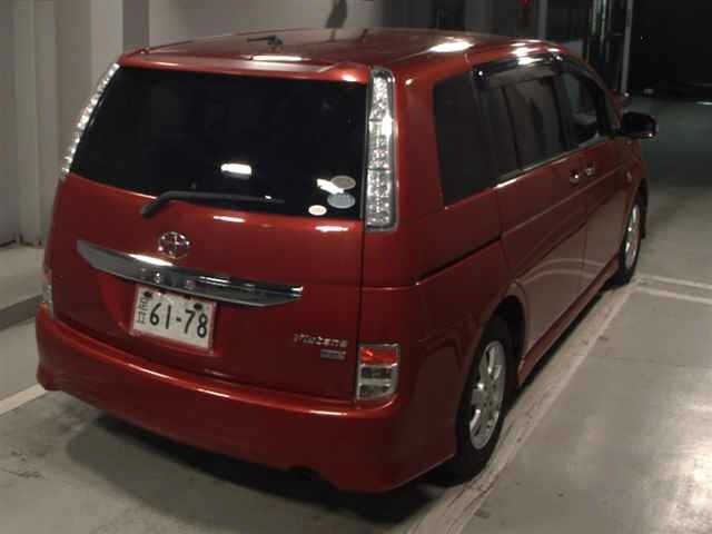 Toyota ISIS 2012 7097146-5