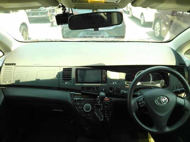 Toyota ISIS 2012 7097146-8