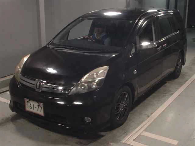 Toyota ISIS 2013 7097155-4