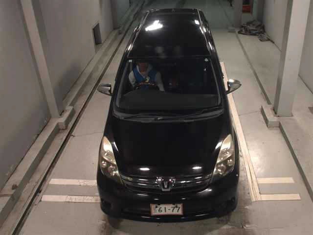 Toyota ISIS 2013 7097155-6