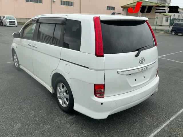 Toyota ISIS 2011 7097178-1