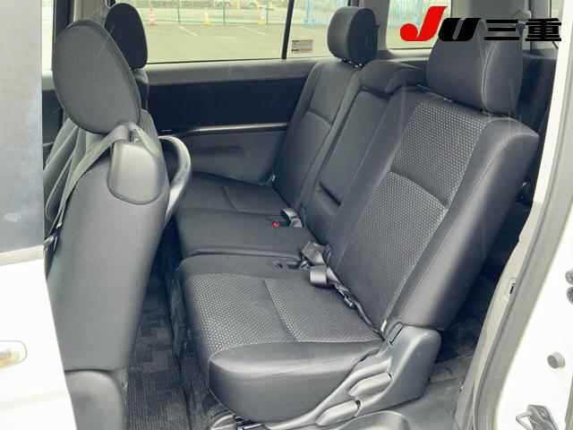 Toyota ISIS 2011 7097178-10