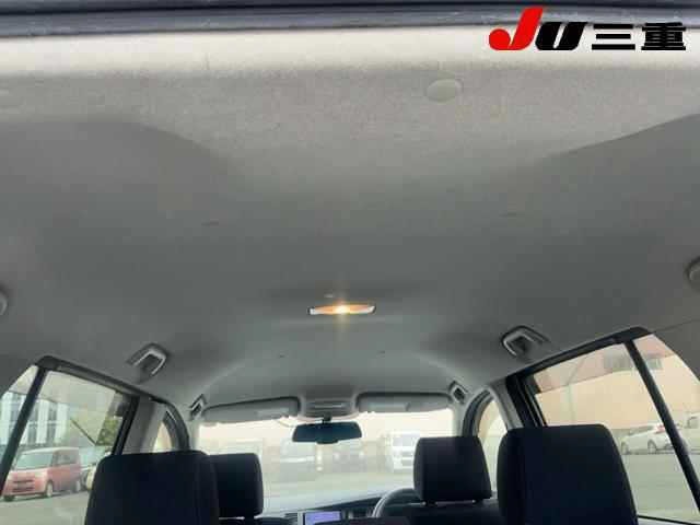 Toyota ISIS 2011 7097178-12