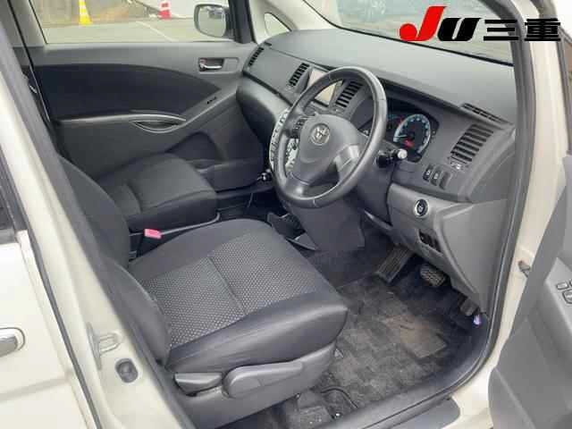 Toyota ISIS 2011 7097178-4