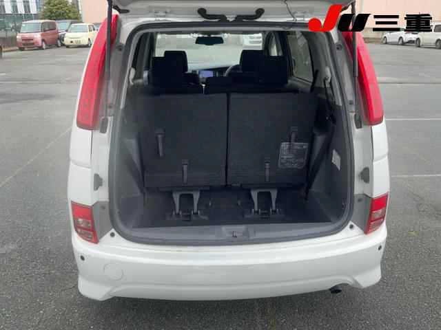 Toyota ISIS 2011 7097178-7