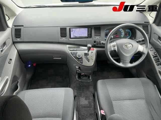 Toyota ISIS 2011 7097178-8