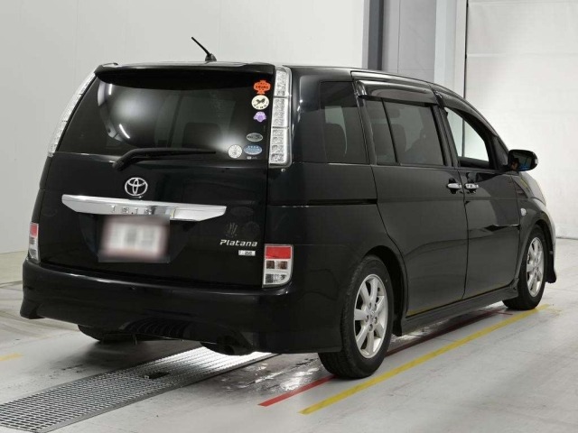 Toyota ISIS 2011 7097188-1