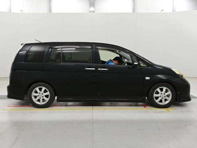 Toyota ISIS 2011 7097188-3