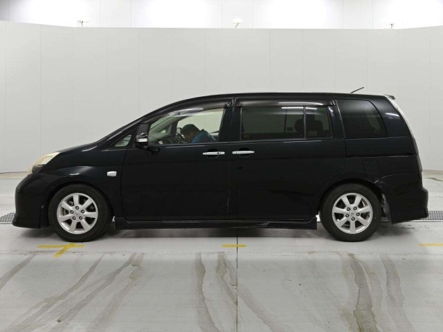 Toyota ISIS 2011 7097188-4
